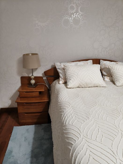 Mobília de quarto madeira maciça