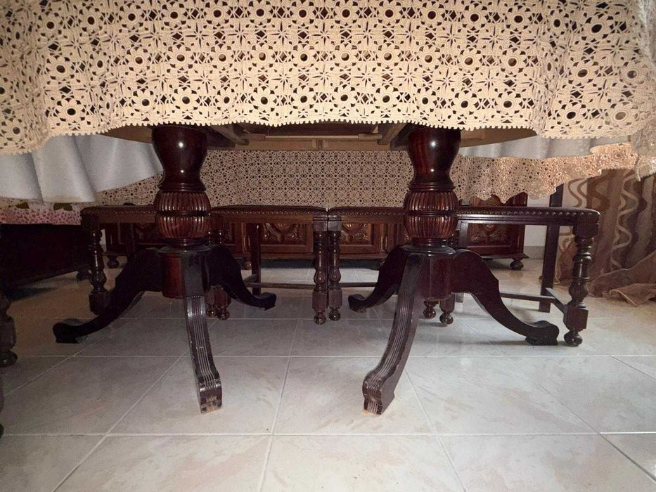 Mesa para sala de jantar em bom estado a bom preço para venda