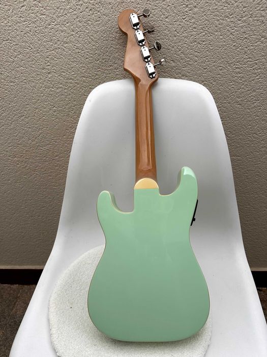Ukulele Fender Stratocaster com garantia