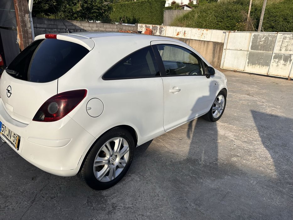 Opel corsa black edition