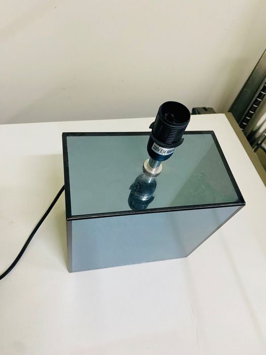 Candeeiro de mesa em espelho