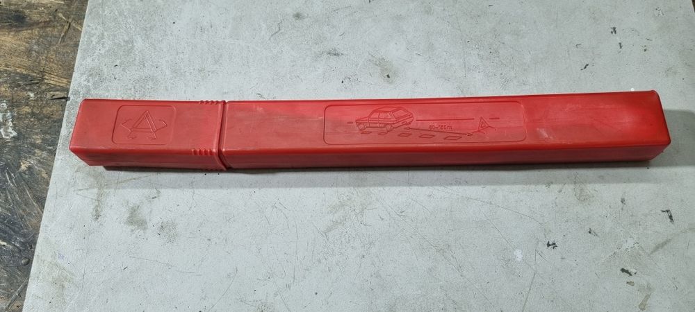 Trójkąt samochodowy jak nowy