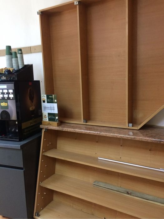 Меблі для магазину,прилавки,вітрини
