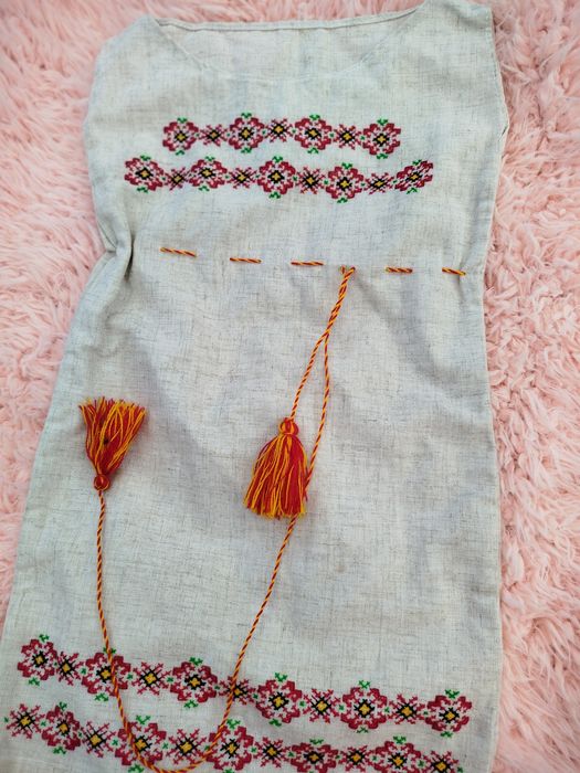 Плаття вишите полотно 3-4 роки