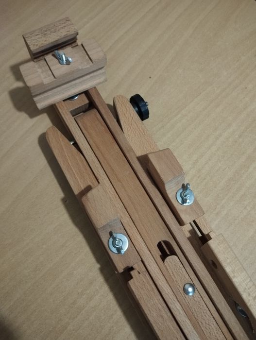 Мольберт для рисования складной.