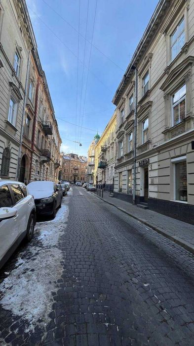 Продаж приміщення в центрі на вул. Поповича