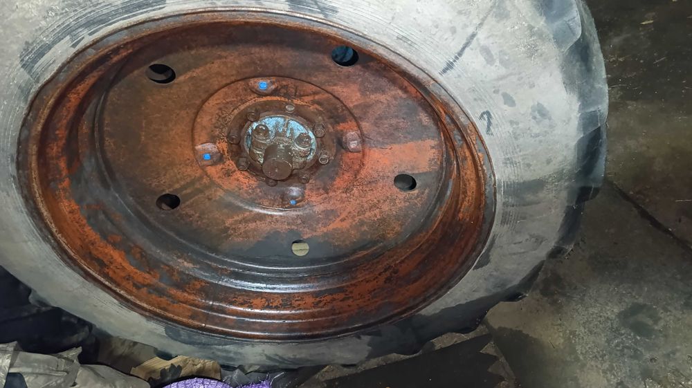 Мтз 80 на запчастини або під відновлення на 95% комплектний