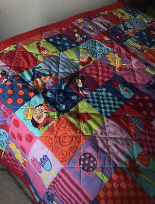 Colcha duas faces Tamanho: 250 cm/230 cm