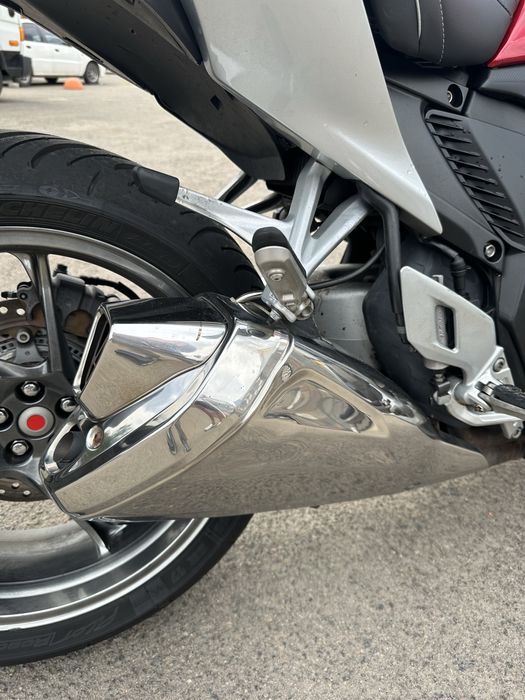 Мотоцикл HONDA VFR1200F