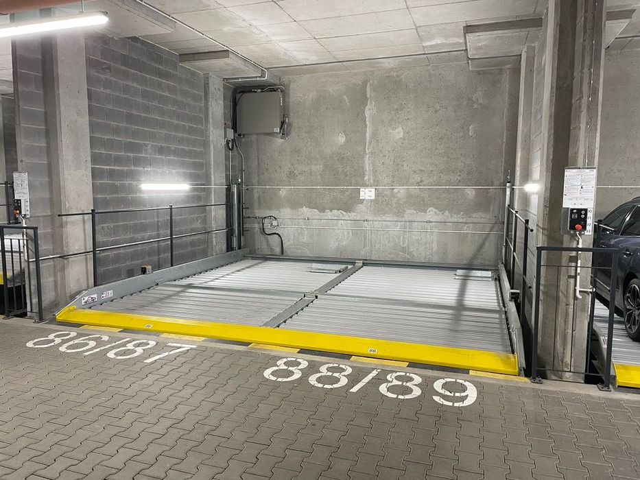 2 miejsca parkingowe na platformie - ul Meissnera 6 - 300 zł