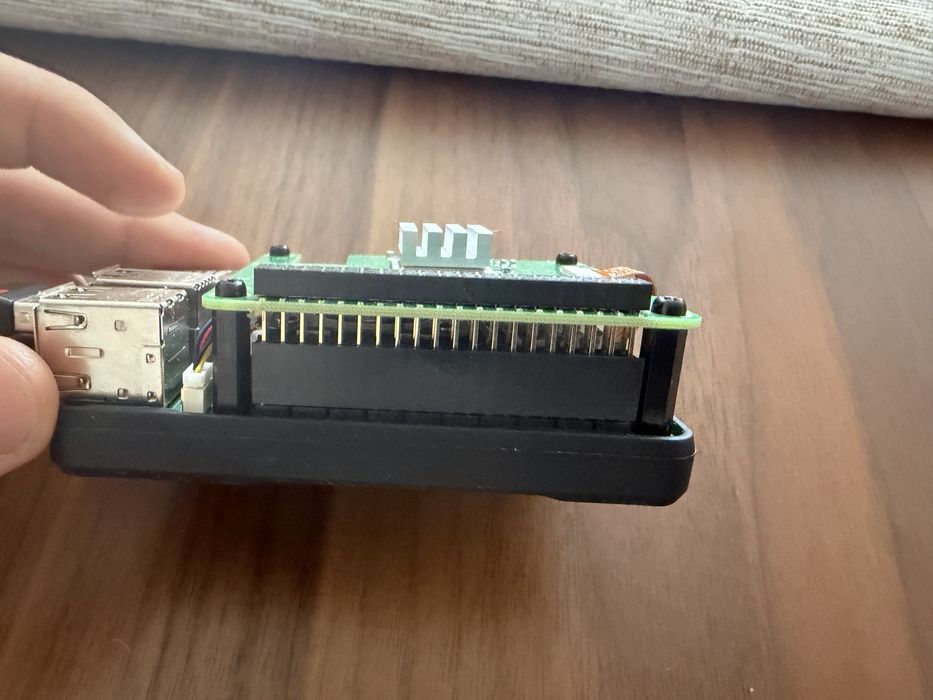 Raspberry pi5 16GB z AI Hat+ 26TOPS