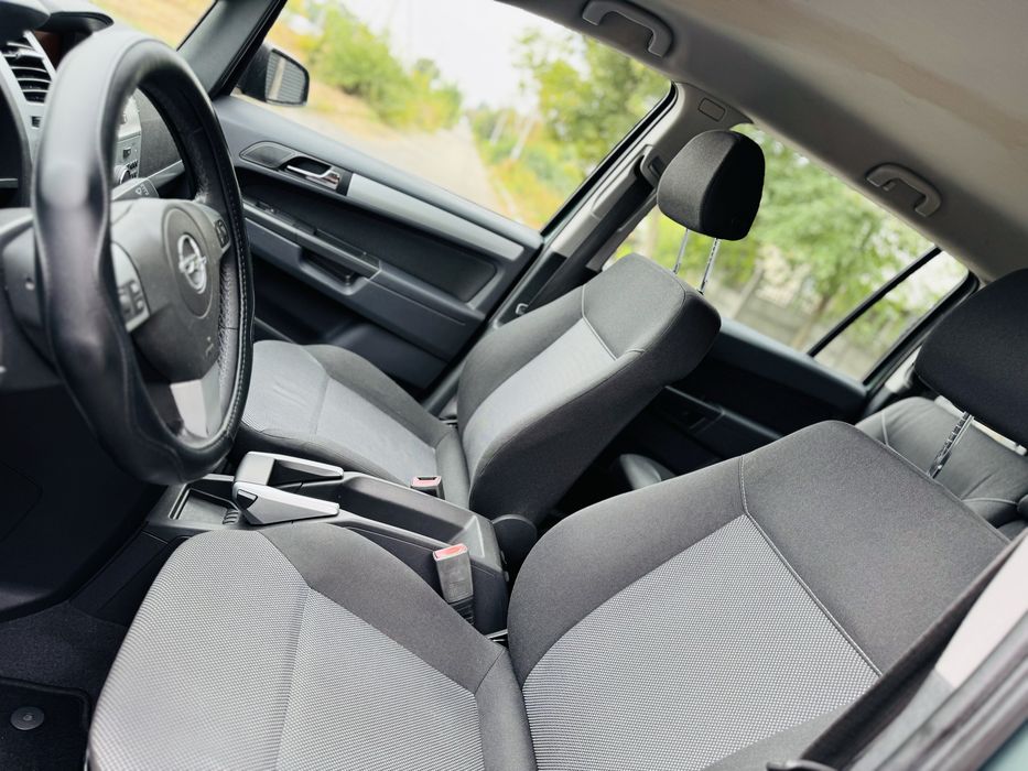 Opel zafira 1.9 автомат!