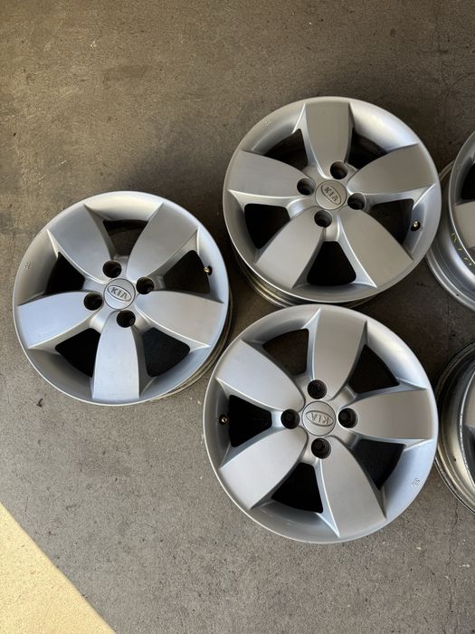 Felgi aluminiowe KIA 15x5.5J ET 46