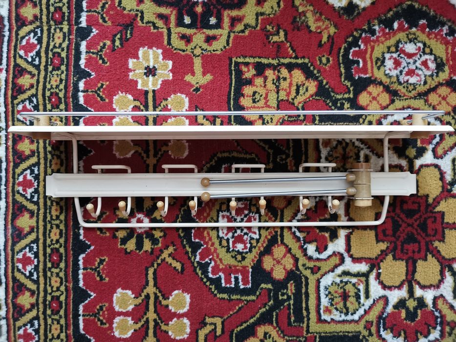 Металлическая полка-держатель для полотенец, СССР