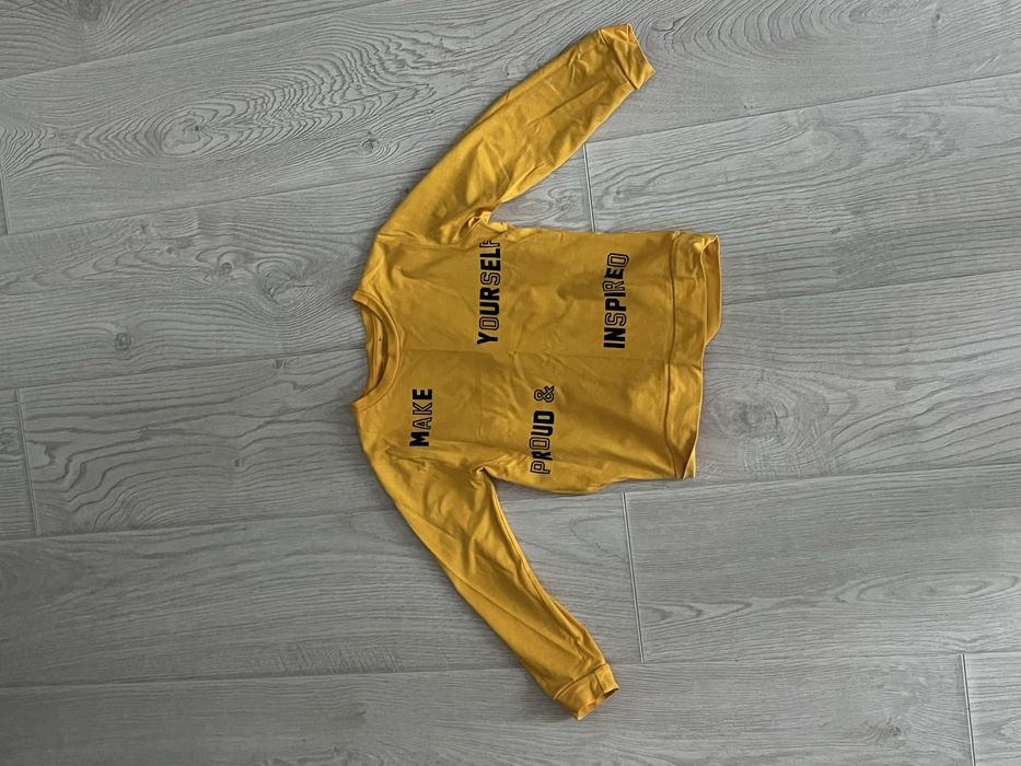 Жовта кофта для хлопчика