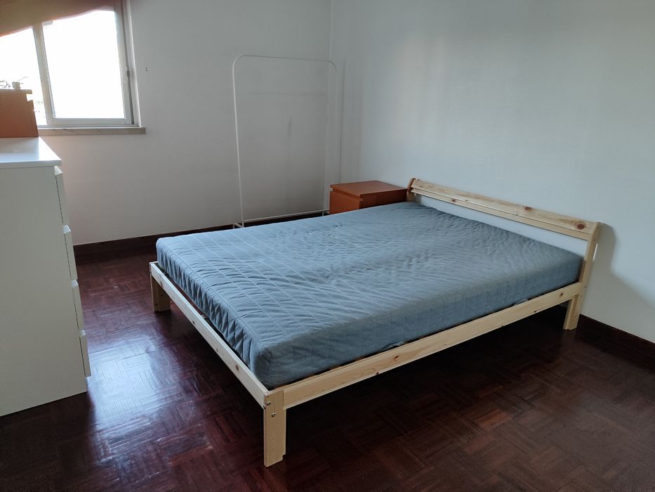 Apartamento T1, metro Ameixoeira disponível para Setembro