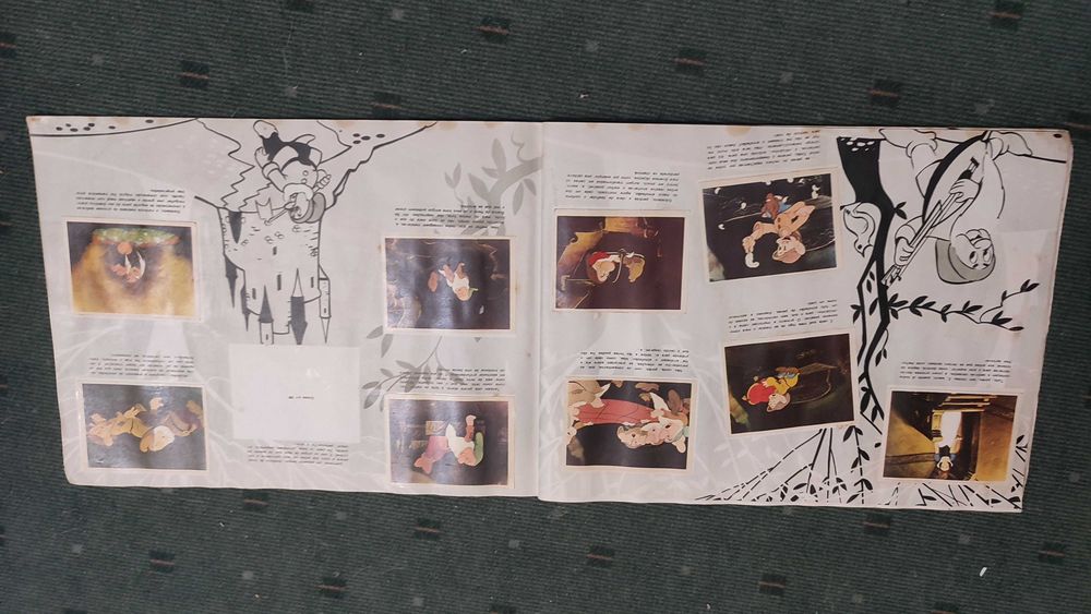 Caderneta de Cromos antiga Branca de Neve e os Sete Anões