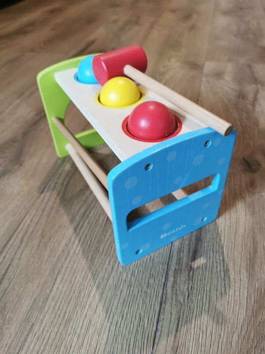 Drewniana zabawka kulki z mlotkirm