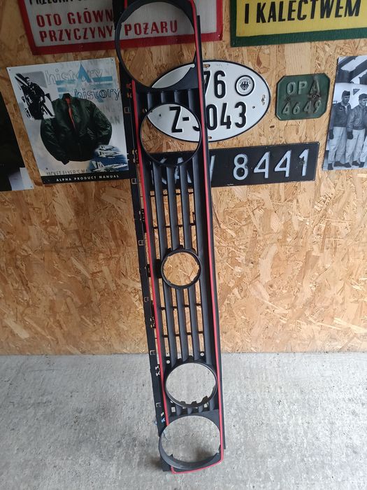 Grill vw golf 2 gti czerwony pasek