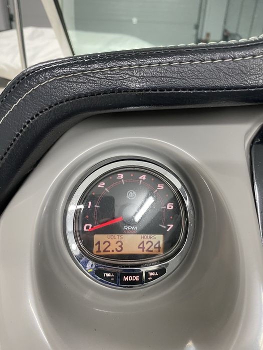 Chaparral Suncoast 210