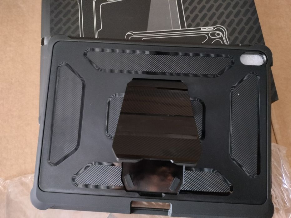 Etui pancerne na tablet zamykane do iPad Pro 11 M4