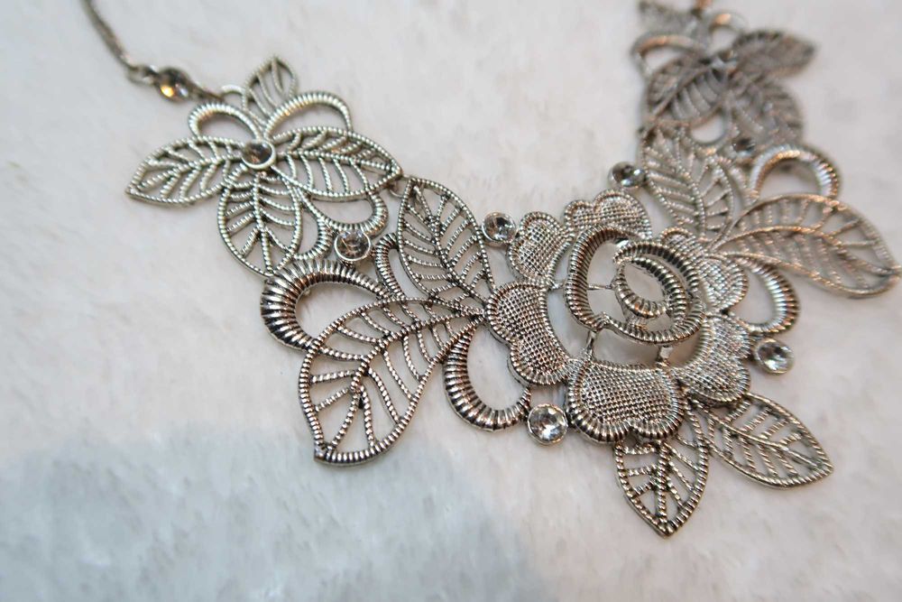 Naszyjnik kolia vintage Marks&Spencer elegancka kwiaty cyrkonie 28