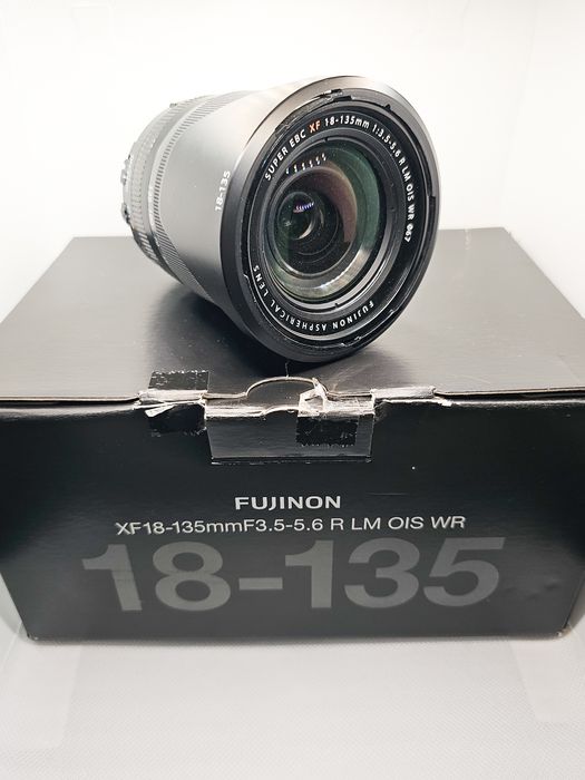 Objectiva Fujifilm XF 18-135mm f/3.5-5.6 R LM OIS WR
