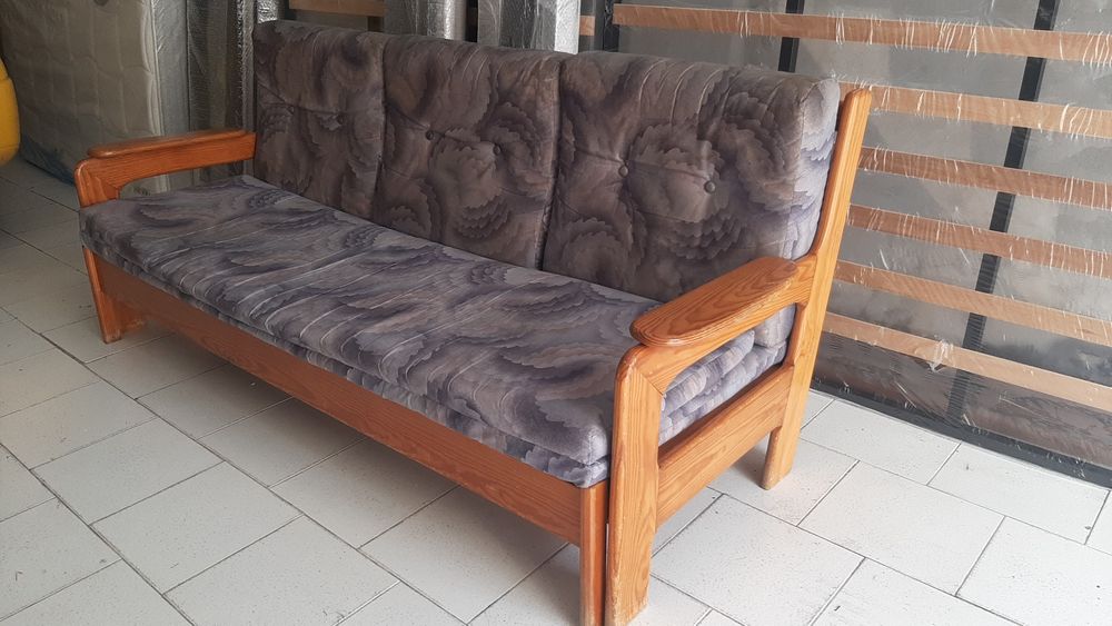 Sofá  cama  e movel preto
