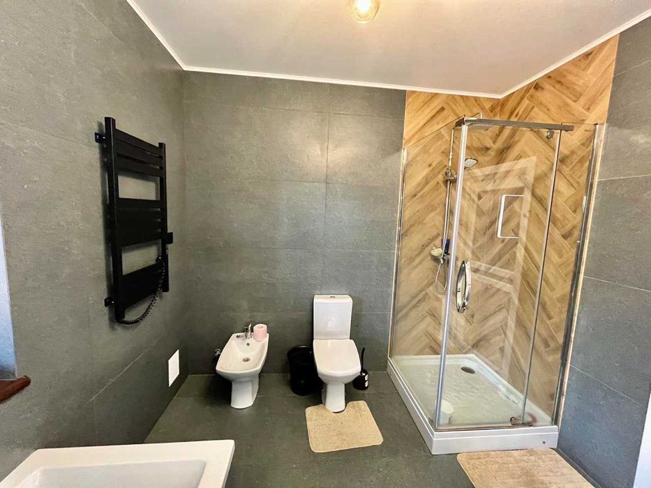 Одноповерховий будинок з ремонтом у новій котеджній забудові Бучі!