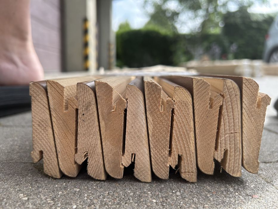 Drewniane listwy przypodłogowe