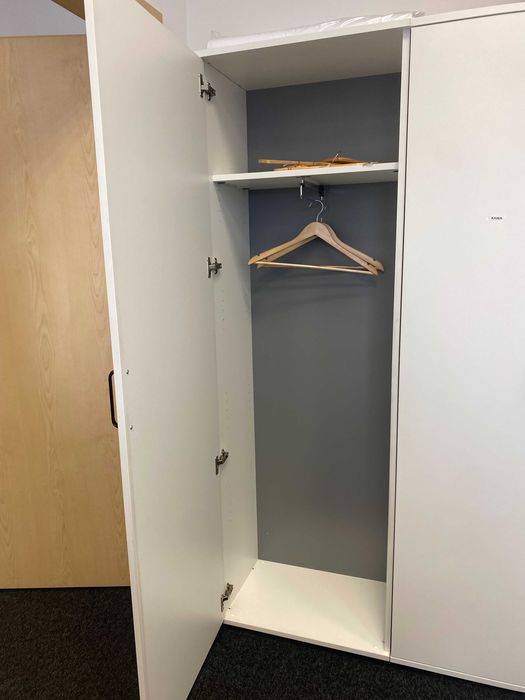 Szafa na kurtki/ wieszaki