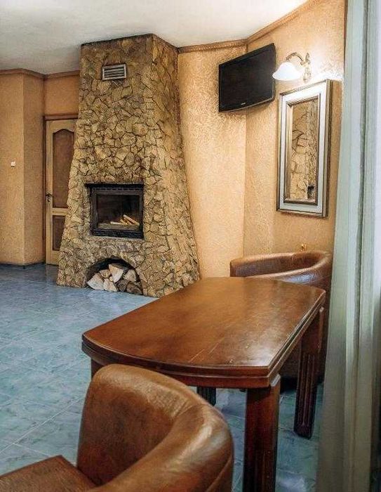 Замок люкс класса бильярд  лаунж зона 30 спальных Вышгород