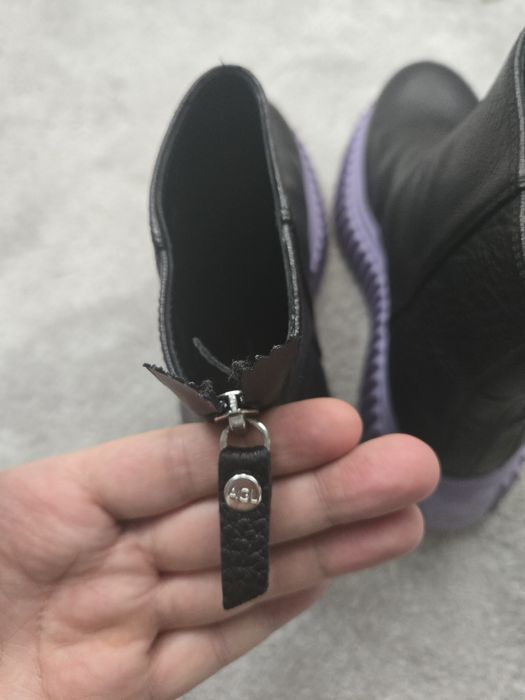 Продаю женские челси AGL