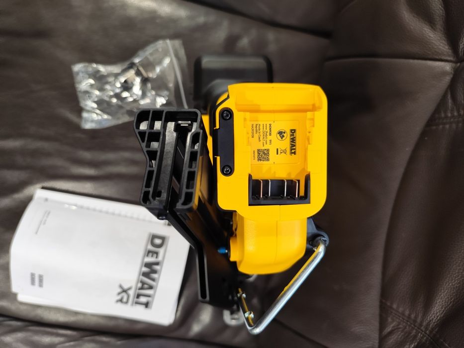 Цвяхозабивач DeWalt Dcn930N Brushless
В наявності