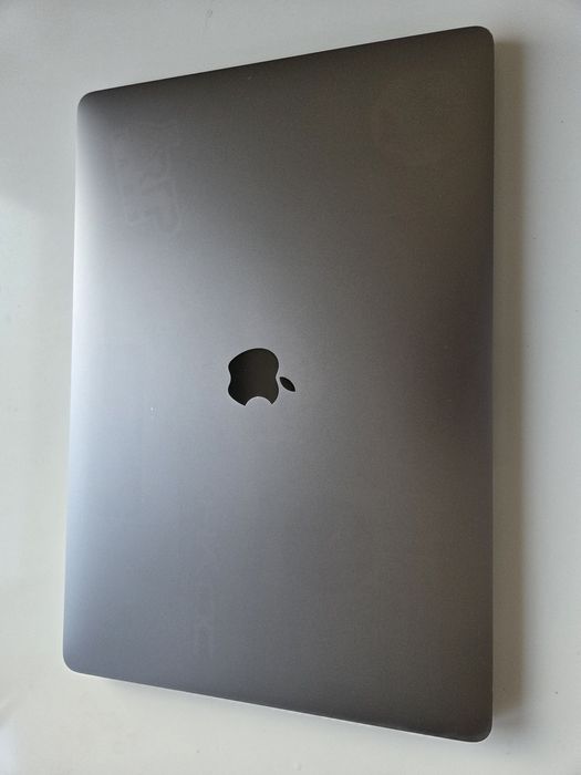 MacBook Pro 15" |i9-9980HK, 8-rdz 5 GHz| 32 GB|512 GB |Radeon PRO