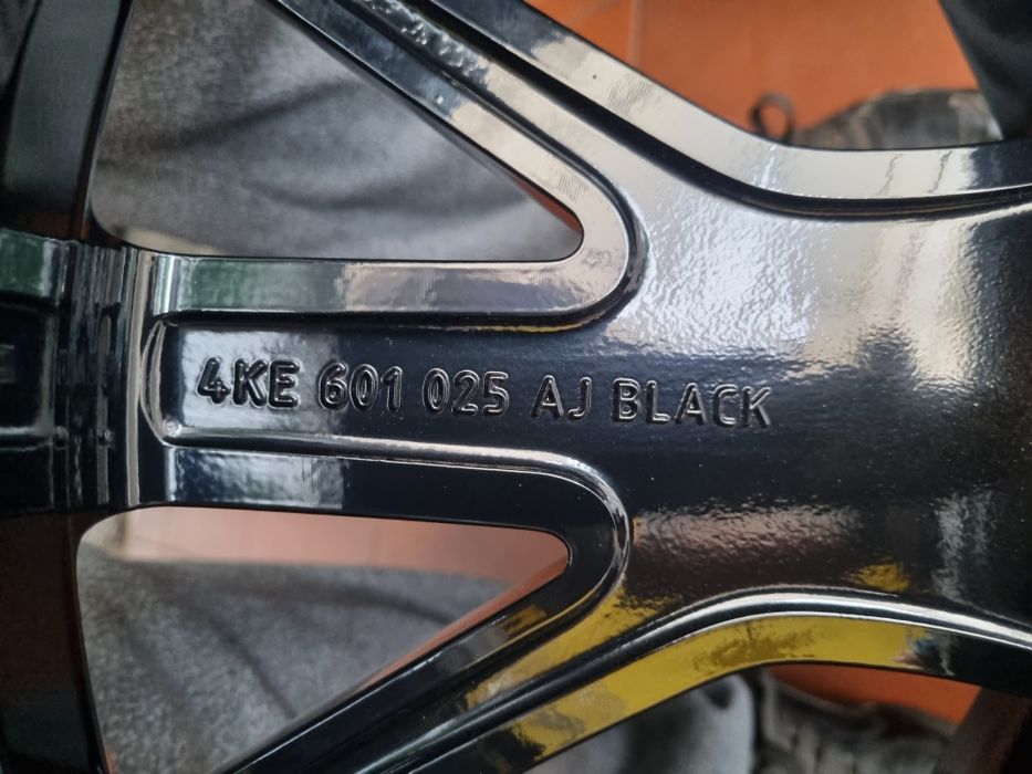 Alufelgi Audi Q7  jak nowe  21 cali oryginał  Black