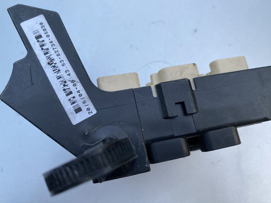 Блок, корпус, колодка предохранителей для Toyota Avensis T25