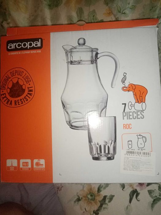 Графин со стаканами