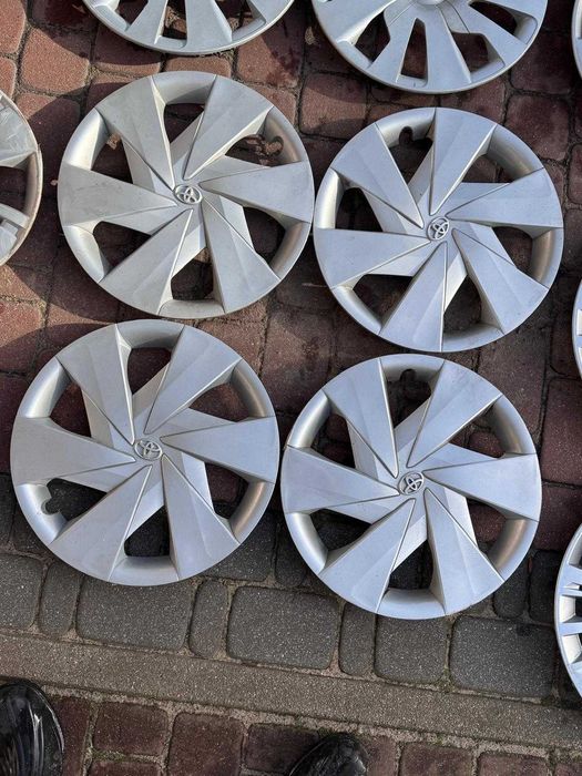 '15 Kołpaki komplet oryginalne Toyota Yaris Auris Aygo Avensis Proace