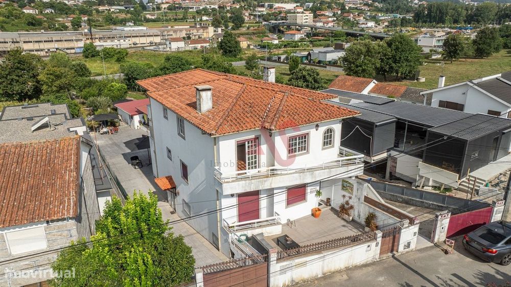 Andar de Moradia T3+T2 | Vizela | Duas Habitações Independentes