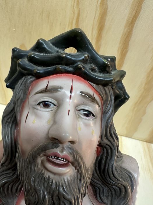 2 pecas em barro olhos vidro