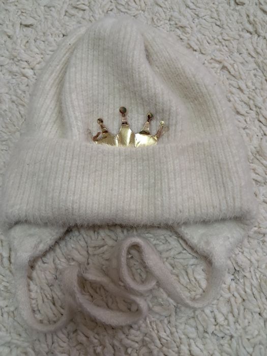 Зимова шапка для дівчинки