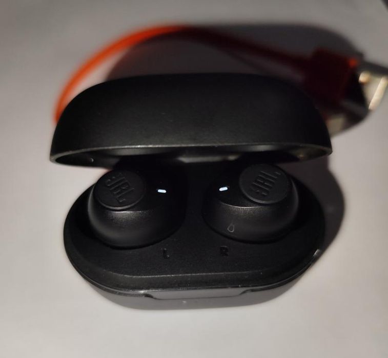 Навушники JBL Tune 115 TWS Black (JBLT115TWSBLK)

Були у використанні