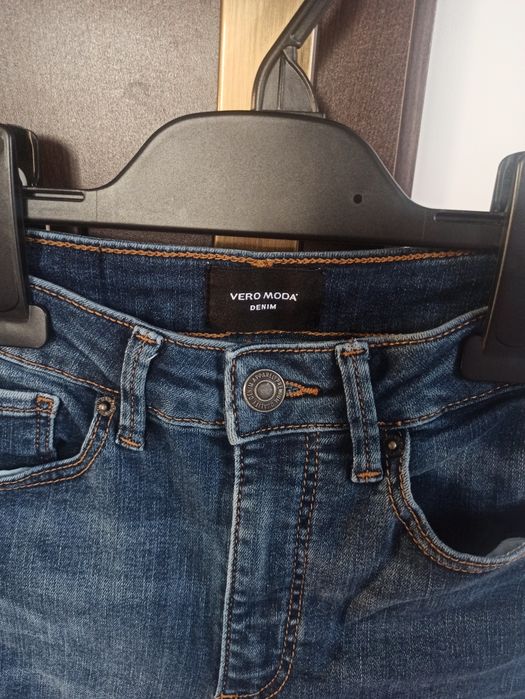 Jeansy damskie Vero moda