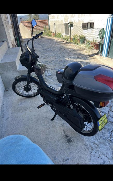 Vendo mobilete .