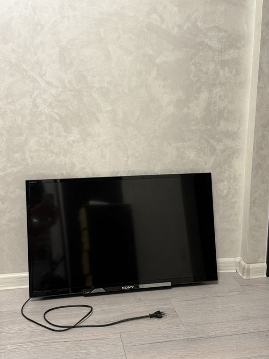 Телевізор Sony Bravia 32 дюйми, з пультом та крепленням