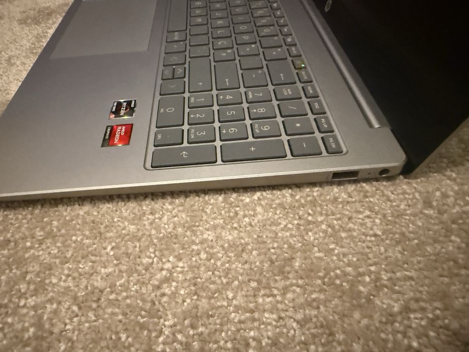 Portatil HP  15-fc0003np