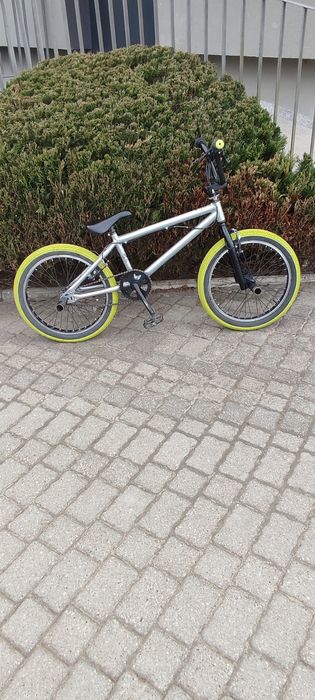 Rower BMX, szary, koła 20 cali + pegi