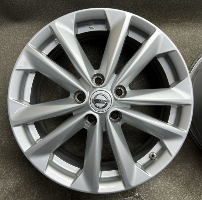 Диски R17 5 114.3 et40 J7 Оригінал Nissan Juke x-trail qashqai ніссан
