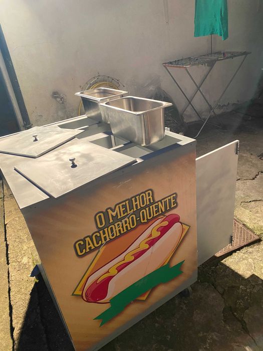 Roulotte para vender Cachorros / Bifanas como nova!